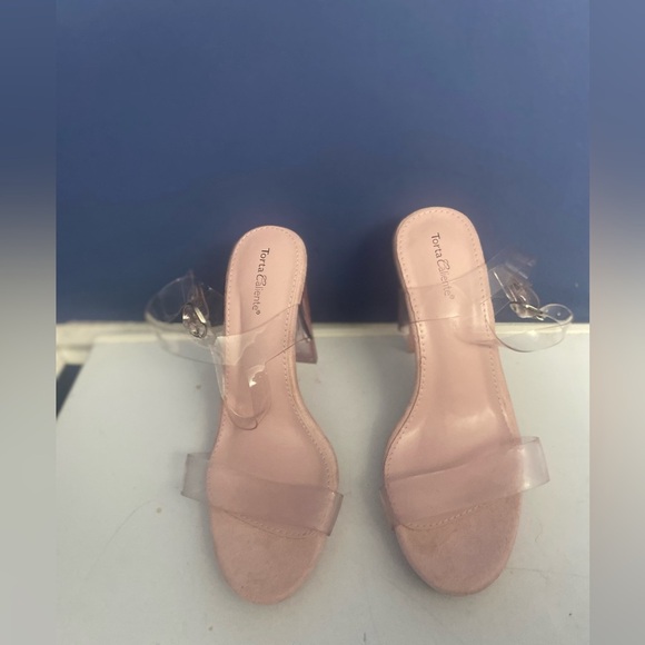 Torta Caliente Clear Nude Light Pink Sole Block 4” Heels Classy Chic Size 9M - Picture 1 of 7